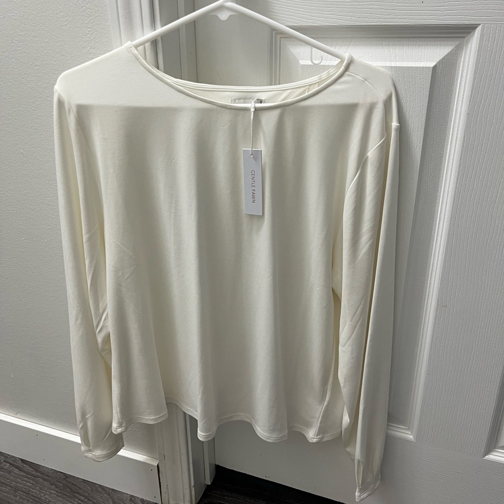 GENTLE FAWN split black top